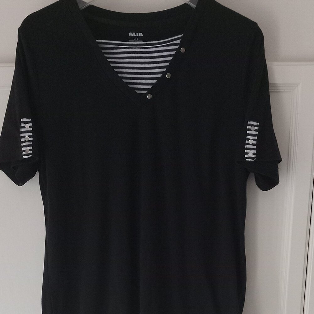 Alia black short sleeve cotton blend V-neck blouse/top size L